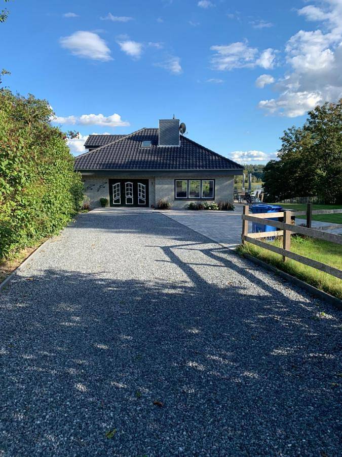 Ferienwohnung für 12 Personen, mit Balkon und Terrasse sowie Garten und Sauna in Stocksee