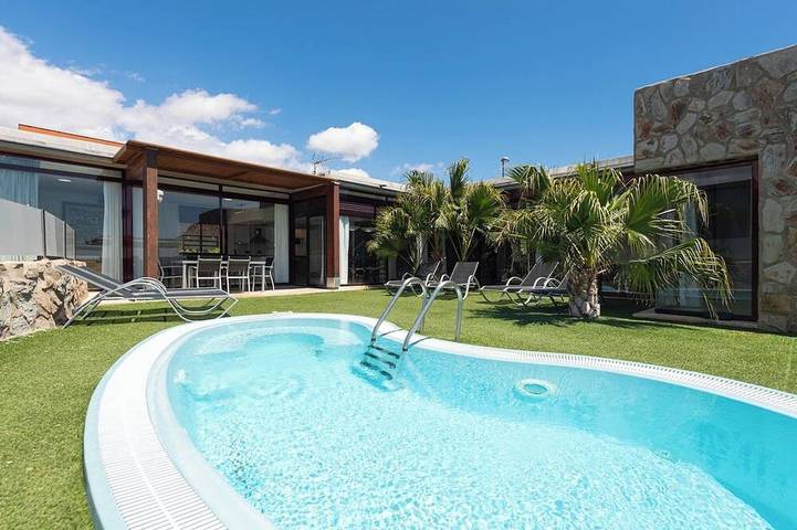 Villa voor 6 personen, met terras en tuin in Pueblo de Tauro