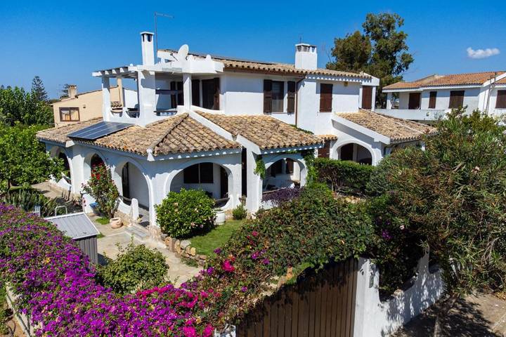 Cottage pour 8 personnes, avec vue et jardin dans Santa Luria