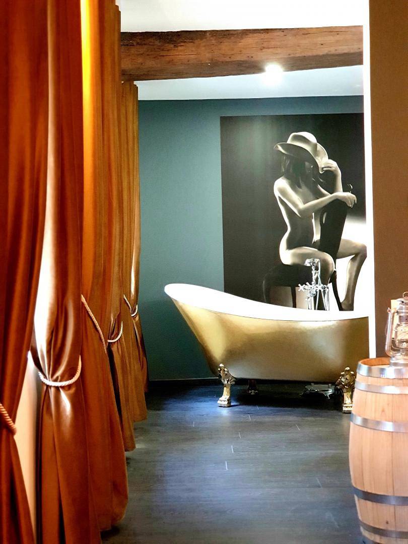 Le Saloon de Rose in Valenciennes, Région de Valenciennes