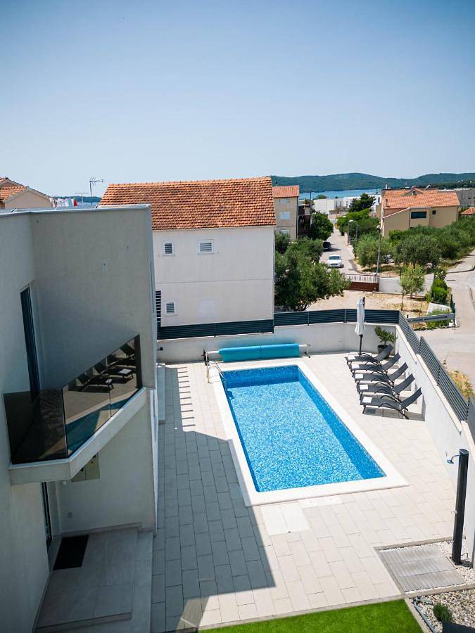 Villa pour 8 personnes, avec jardin et piscine à Šibenik - 3