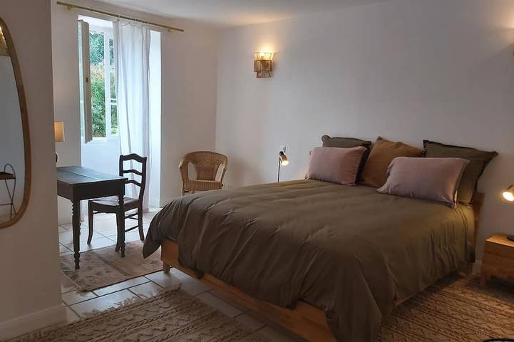 Location de vacances pour 8 personnes, avec jacuzzi ainsi que jardin et terrasse à Saint-Sulpice-de-Faleyrens - 2