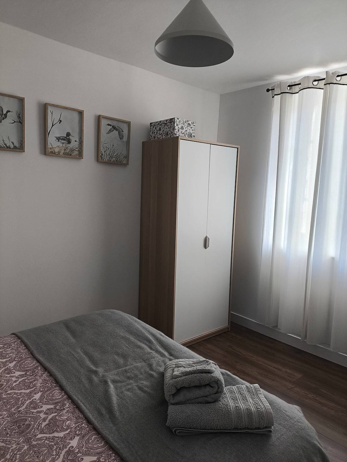Appartement entier, Appartement 'Cecile' avec vue sur la montagne, jardin privé et Wi-Fi in Valserhône, Nantua