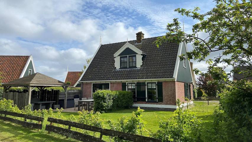 Vacation rental for 6 people, with yard and terrace in Dutch Coast