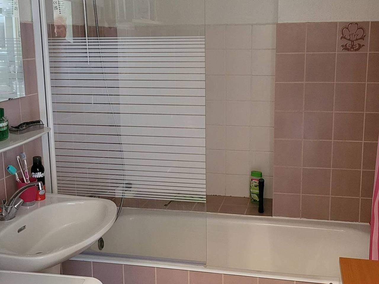 Studio entier, Studio ensoleillé avec balcon et parking - Wifi inclus - Centre-ville Amélie-les-Bains in Amélie-les-Bains-Palalda, Région de Céret