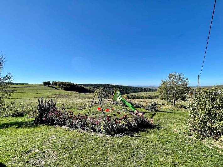 Charmantes Ferienhaus mit Terrasse, nahe Wintersport, Haustiere erlaubt in Freycenet-la-Cuche, Parc naturel régional des Monts d'Ardèche