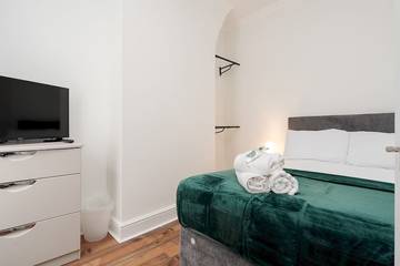 Glamping for 5 People in Liverpool, Merseyside, Photo 3