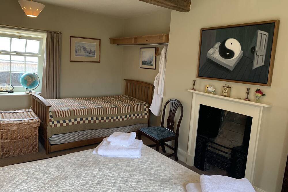 Unique Bed & Breakfast with stunning views in Powys