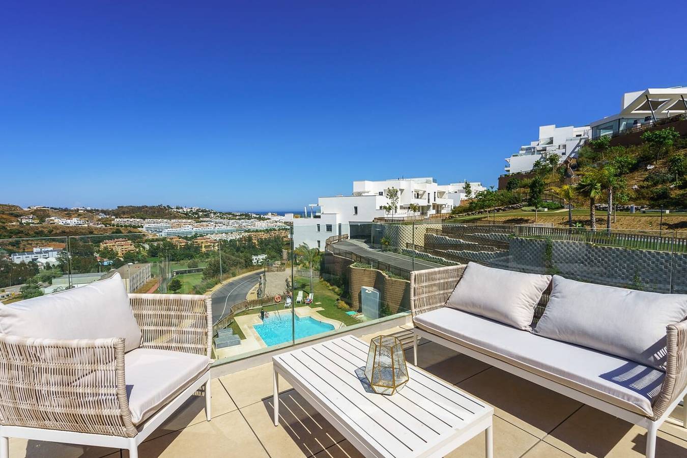 Hel leilighet, Holiday Apartment "Penthouse Banderas" near Beach with Private Pool & Wi-Fi in La Cala de Mijas, Mijas