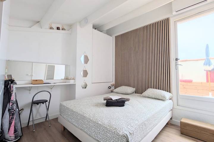 Gîte pour 2 personnes, avec piscine et terrasse dans Cap d'Agde naturiste