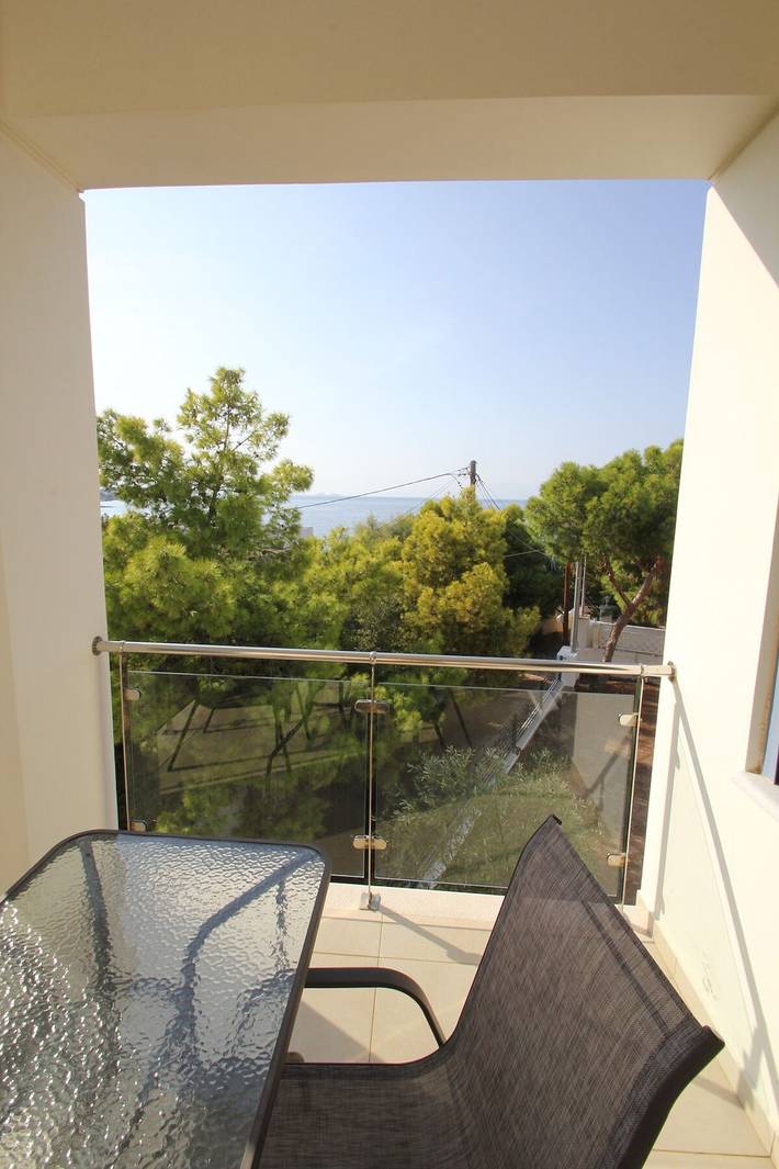 Gîte pour 3 personnes, avec jardin et balcon, animaux acceptés dans Égine - 2