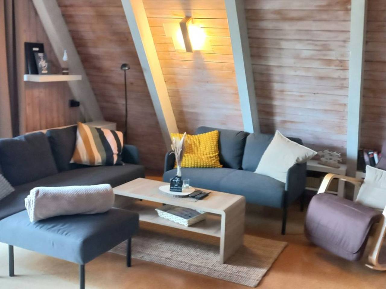 Nurdachhaus Asmus Huus - Gemütliches deichnahes Nurdachhaus im Ferienpark Fedderwardersiel. in Fedderwardersiel, Butjadingen