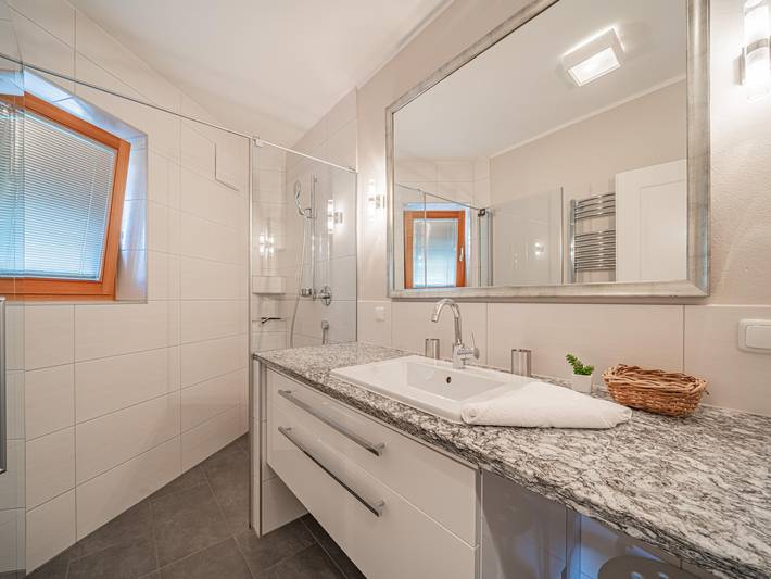 Ganze Wohnung, Modernes Apartment mit Bergblick und Balkon in Kitzbühel, Hohe Salve