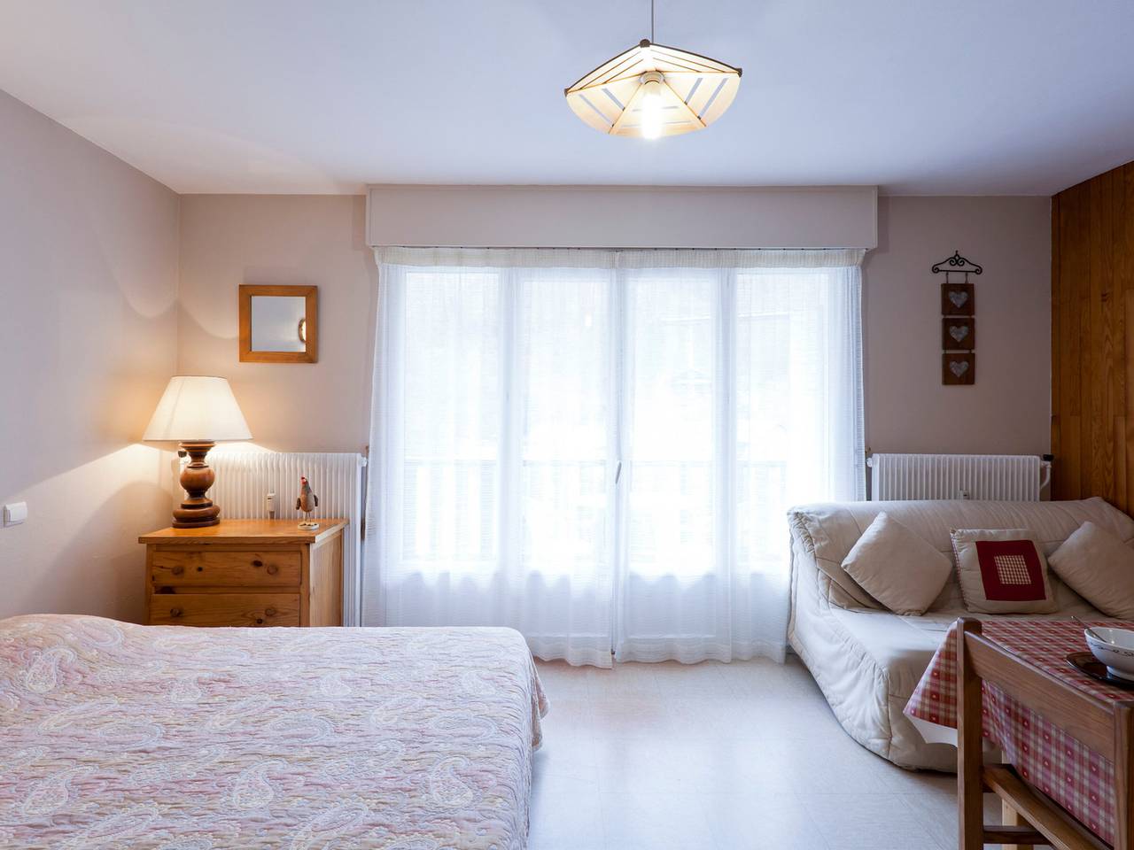 Estudio entero, Estudio para 5 personas con balcón, Wifi y aparcamiento - Centro de Brides-les-Bains in Brides-les-Bains, Les Trois Vallées