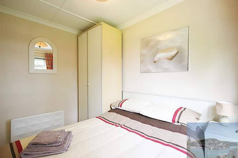 Great location. Outside space. Easy parking. Convenient for two beaches and town in Dartmouth, Devon