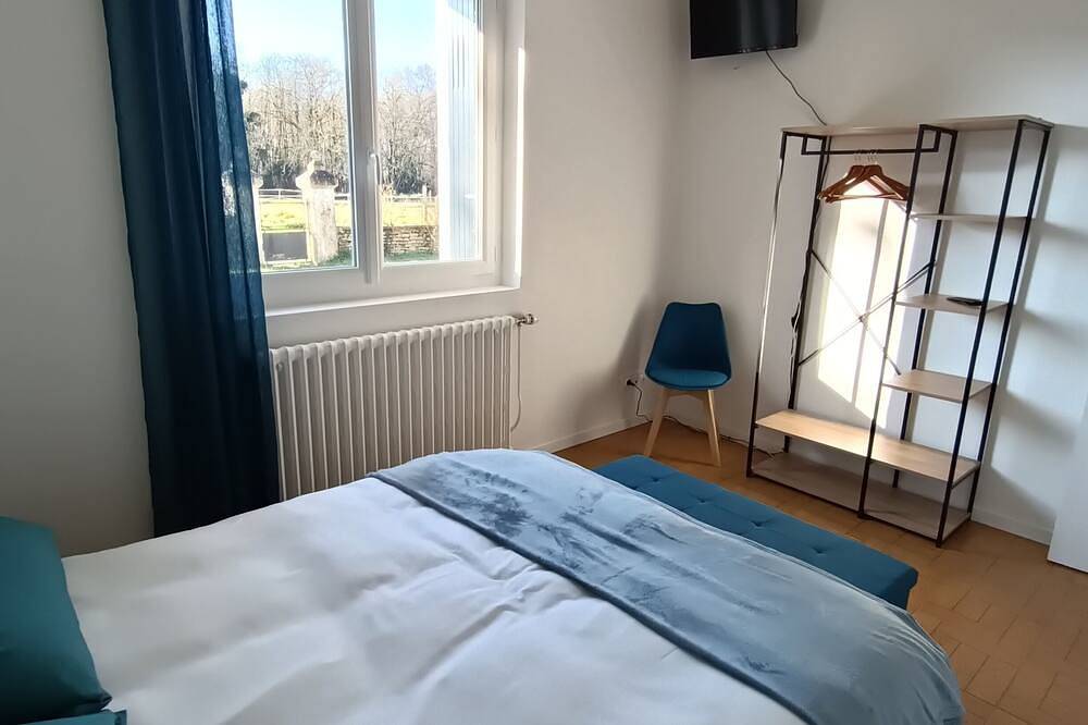 Location des longères in Brux, Vienne (France)