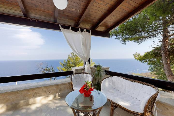 Casa vacanza per 8 persone, con Balcone e Giardino a Corsano
