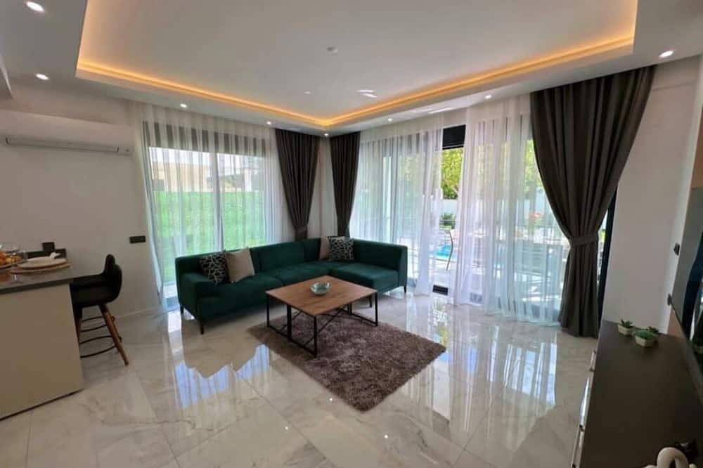 Spacious 3-bedroom villa in beautiful Antalya with Ac in Kemer, Antalya Province