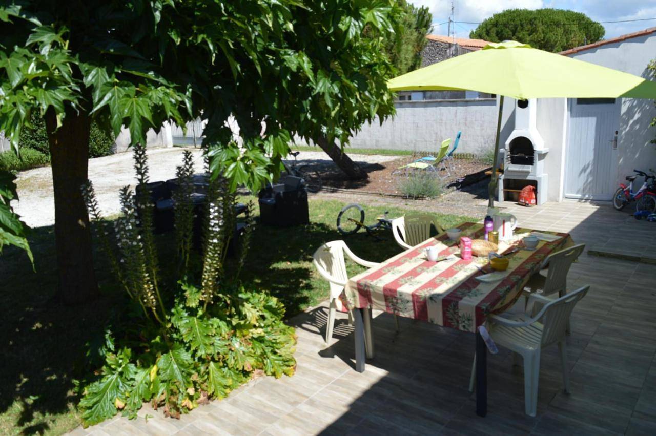 Three-Bedroom House in Marennes, Côte de Beauté