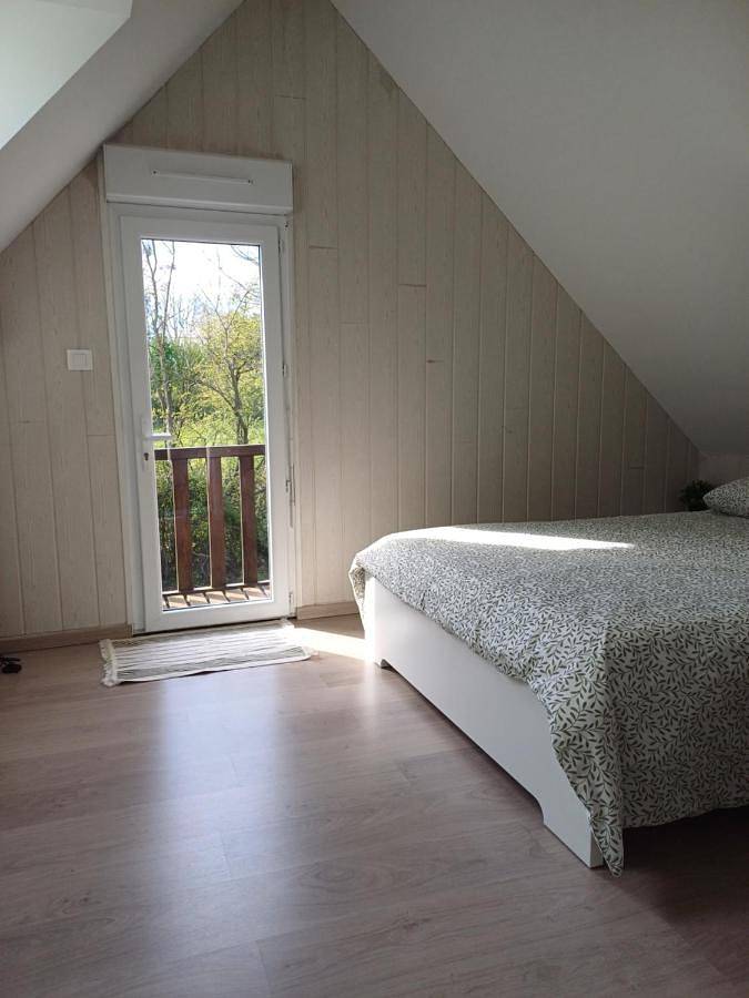 Appartement entier, One-Bedroom Apartment in Fresville, Côte de la Déroute