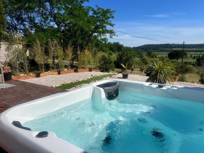 Location de vacances pour 2 personnes, avec jardin ainsi que jacuzzi et piscine à Montady - 3