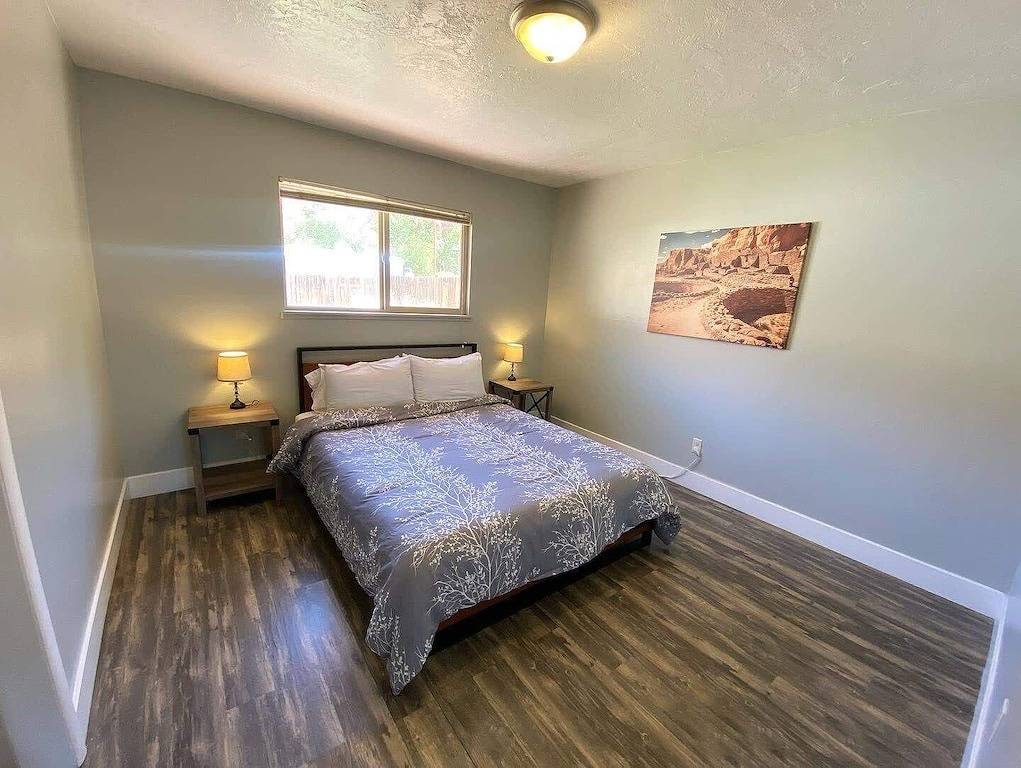 Family Home in Kanab w/ private Hot Tub, Near Zion in Kanab, Grand Staircase Escalante National Monument