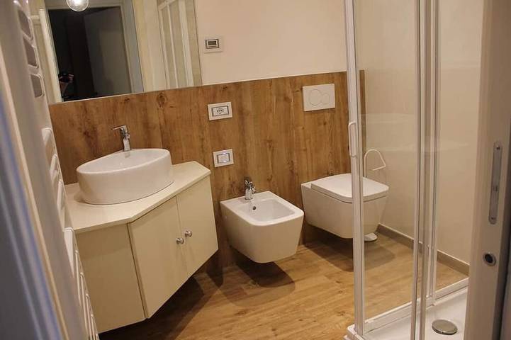 Ferienwohnung für 6 Personen, mit Garten und Pool sowie Balkon, mit Haustier