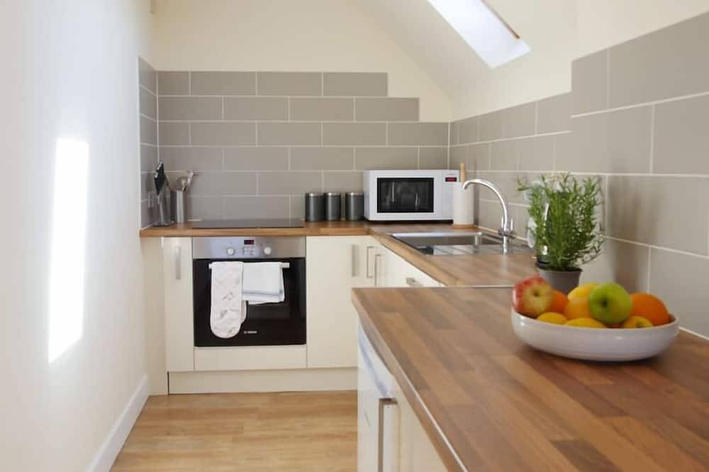 Ganze Wohnung, Light, Bright Apartment Tucked Away by Bordeaux Harbour in Guernsey