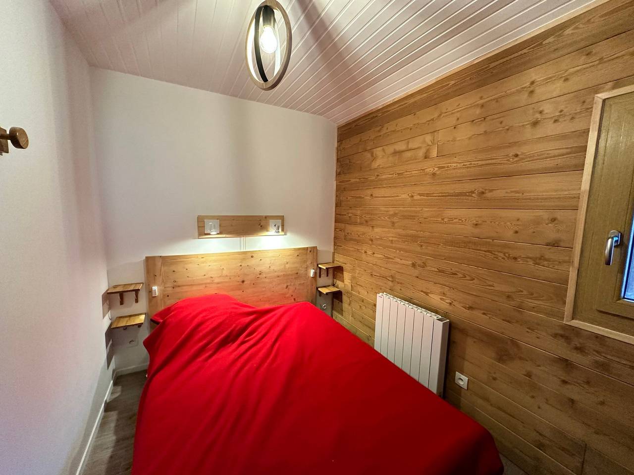 Apartamento entero, Agradable apartamento 4 pers. con balcón, Wifi y sábanas incluidas in Lanslevillard, Región de Saint-Jean-de-Maurienne
