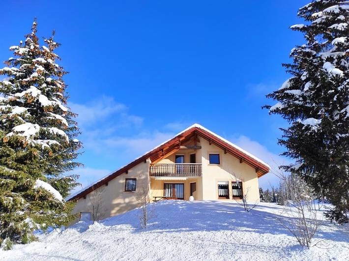 Gîte pour 8 personnes, avec terrasse et jardin