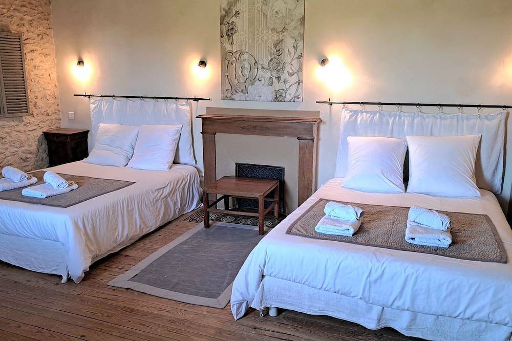 Ancienne Ferme Du Xix° En Perigord Spa & Salle De Jeux En Service Toute L’Année in Saint-Avit-Sénieur, Périgord Pourpre