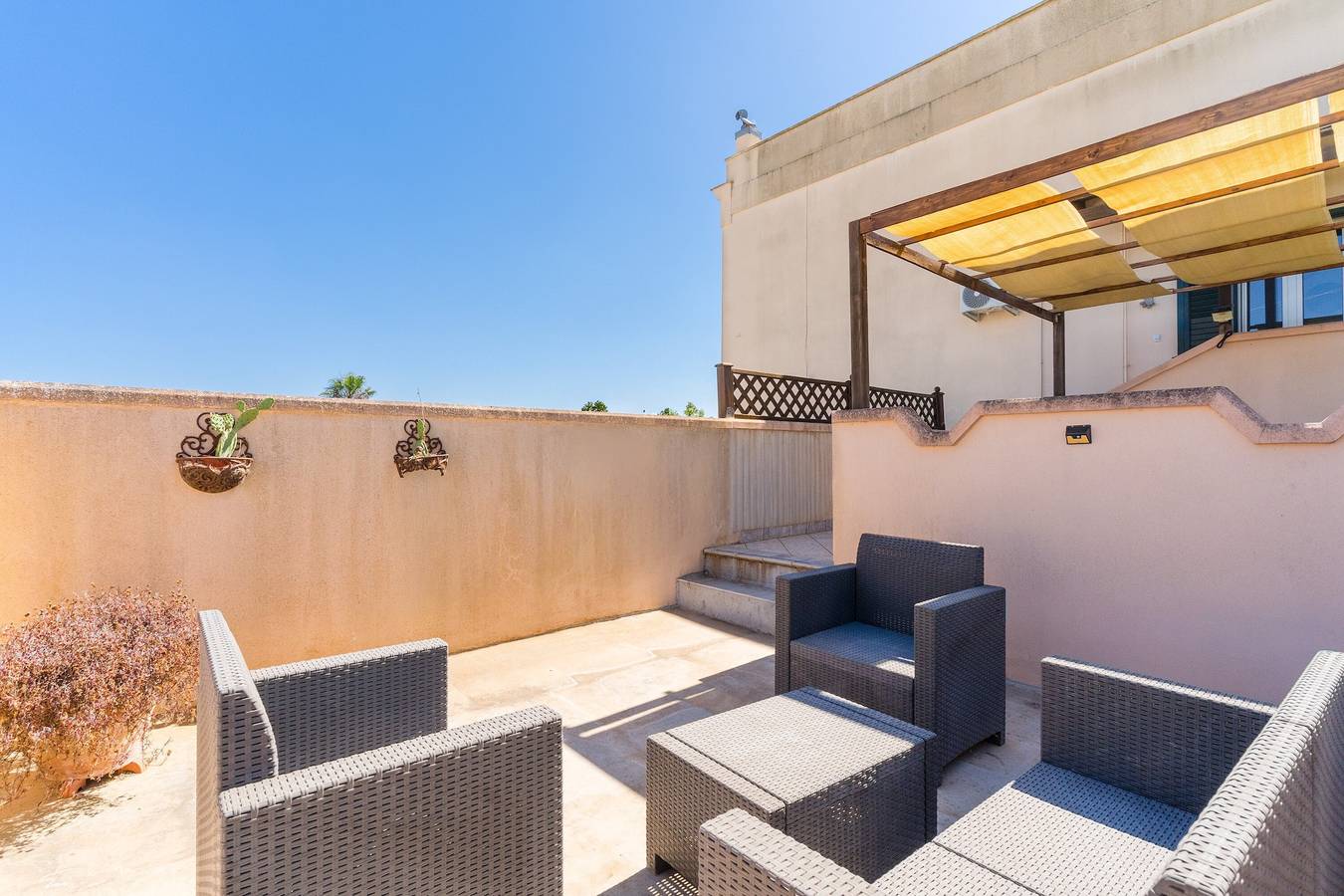 Casa Vacanze 'Garden Terrace Apartment Gallipoli' con Terrazza Privata, Giardino e Wi-Fi in Gallipoli, Golfo di Taranto