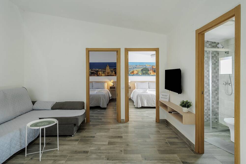 Country House 'Villa Con Piscina Cerca De Sevilla' with Private Pool, Wi-Fi and Air Conditioning in Hacienda de Tarazona, La Rinconada