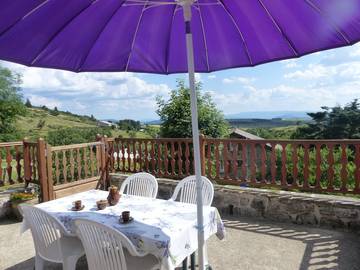 Gîte pour 6 personnes, avec terrasse, animaux acceptés à Saint-Étienne-du-Valdonnez
