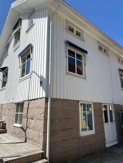 Hus för 8 Personer, med trädgård och terass i Kungshamn