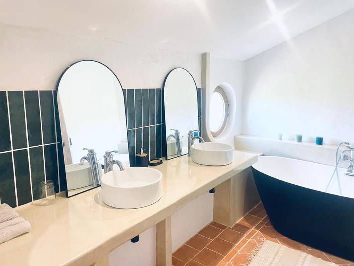 Gîte pour 4 personnes, avec jardin ainsi que vue et terrasse à Saint-Julien - 4