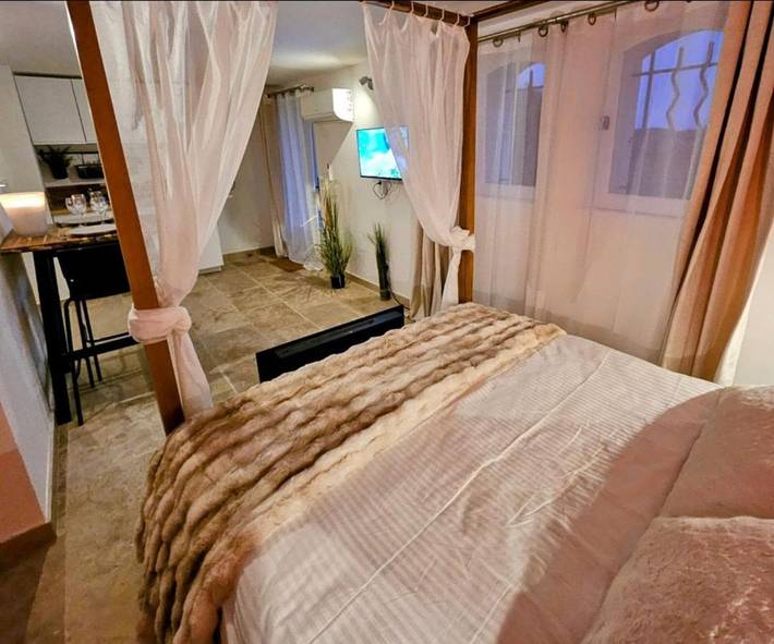 Chambre d’hôte pour 2 personnes, avec Terrasse ainsi que Jardin et Vue à Le Castellet - 2