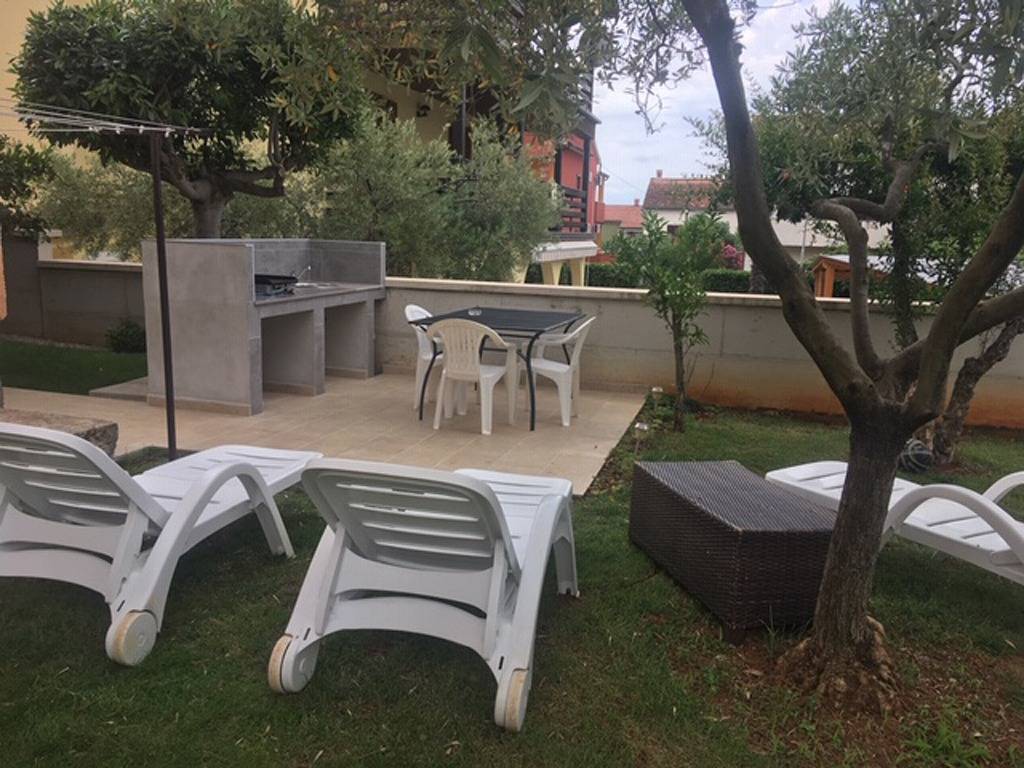 Ganze Wohnung, 2-Zimmer-Ferienwohnung mit Terrasse Novigrad A-7135-a in Novigrad, Umag und Umgebung
