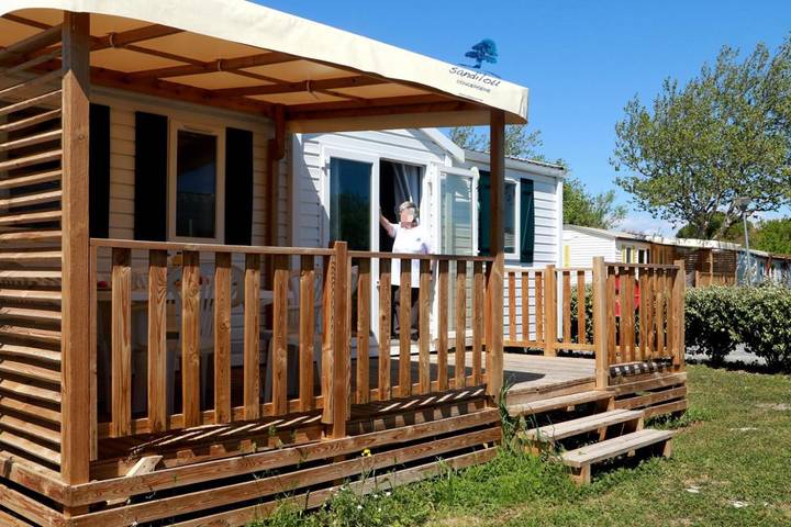 Camping pour 6 personnes, avec terrasse à Sigean - 2
