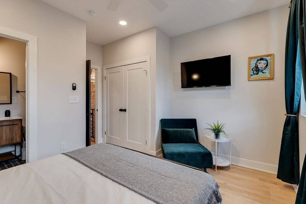 Easy Walk 2 Stadiums- Kid Friendly | Game Room in Philadelphia, Philadelphia County