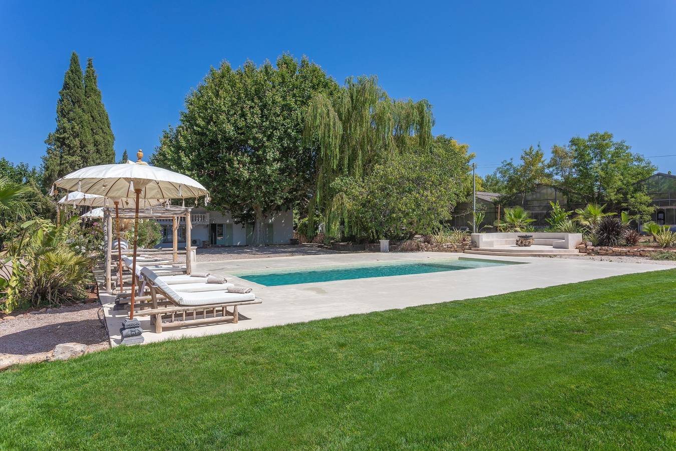 Maison de vacances 'Domaine Montserrat' avec vue sur la montagne, piscine privée et Wi-Fi in Le Luc, Région de Draguignan