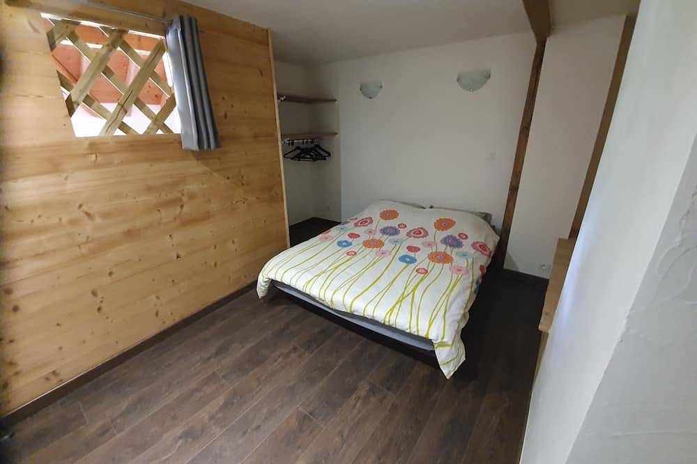 Entire apartment, Le Typique Atypique Spacieux 140 m2 au Centre du Hameau de Perroix in Talloires-Montmin, Annecy region