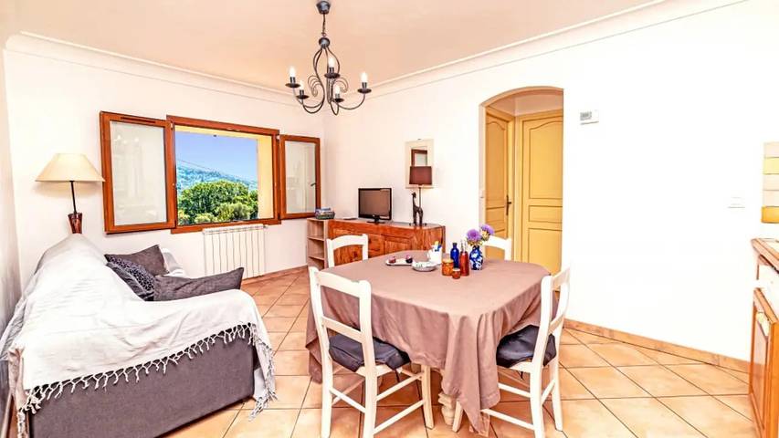 Location de vacances pour 5 personnes, avec jardin à Le Bar-sur-Loup - 2