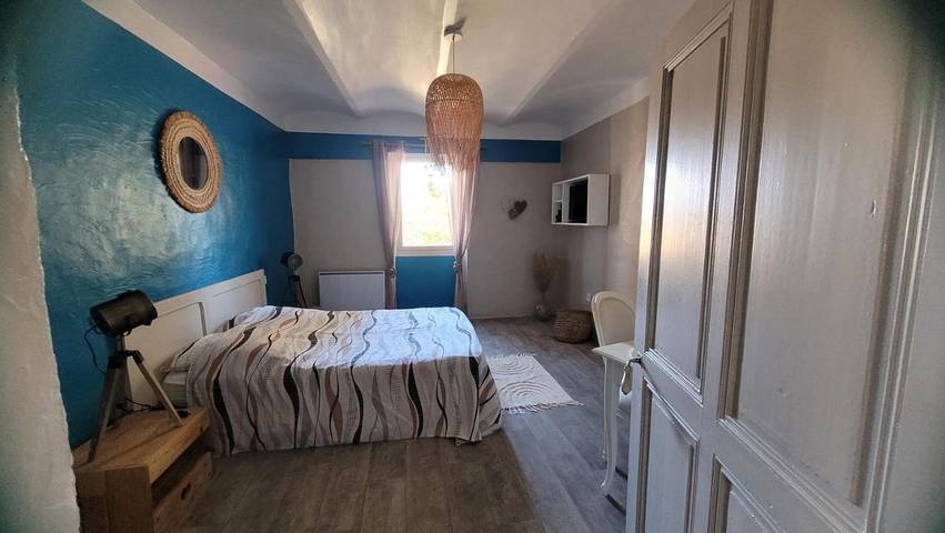 Chambre d’hôte pour 2 personnes, avec Terrasse et Jardin ainsi que Piscine et Vue