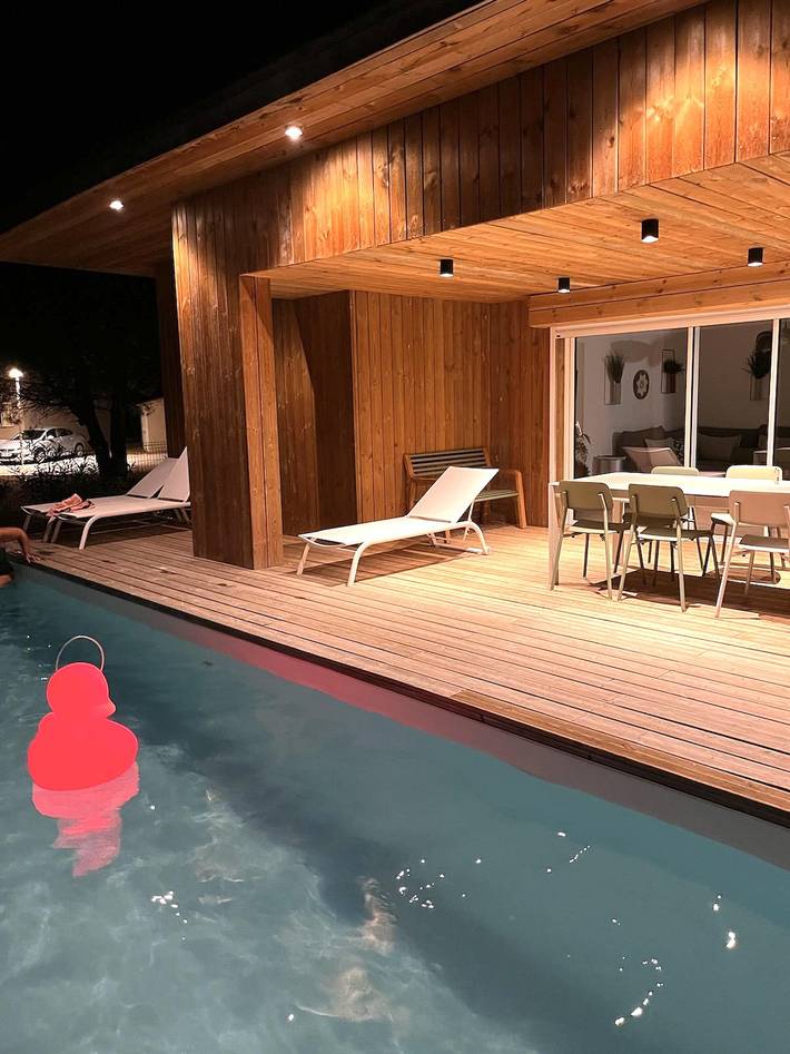 Villa pour 8 personnes, avec terrasse et jardin dans Cala Rossa