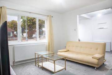 Holiday Rental for 8 People in Southend-on-Sea, East of England, Photo 2