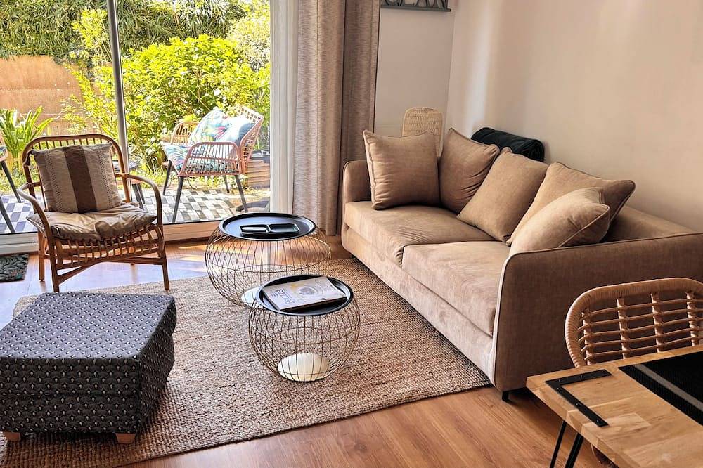 Appartement entier, Appartement avec petit jardin clos in Auray, Côte des Mégalithes