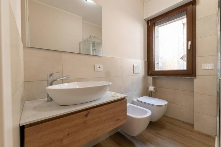 Maison d’hôte pour 4 personnes, avec balcon à Varèse - 4