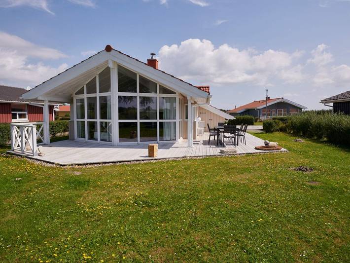 Ferienhaus für 6 Personen, mit Whirlpool und Terrasse sowie Garten und Sauna in Friedrichskoog