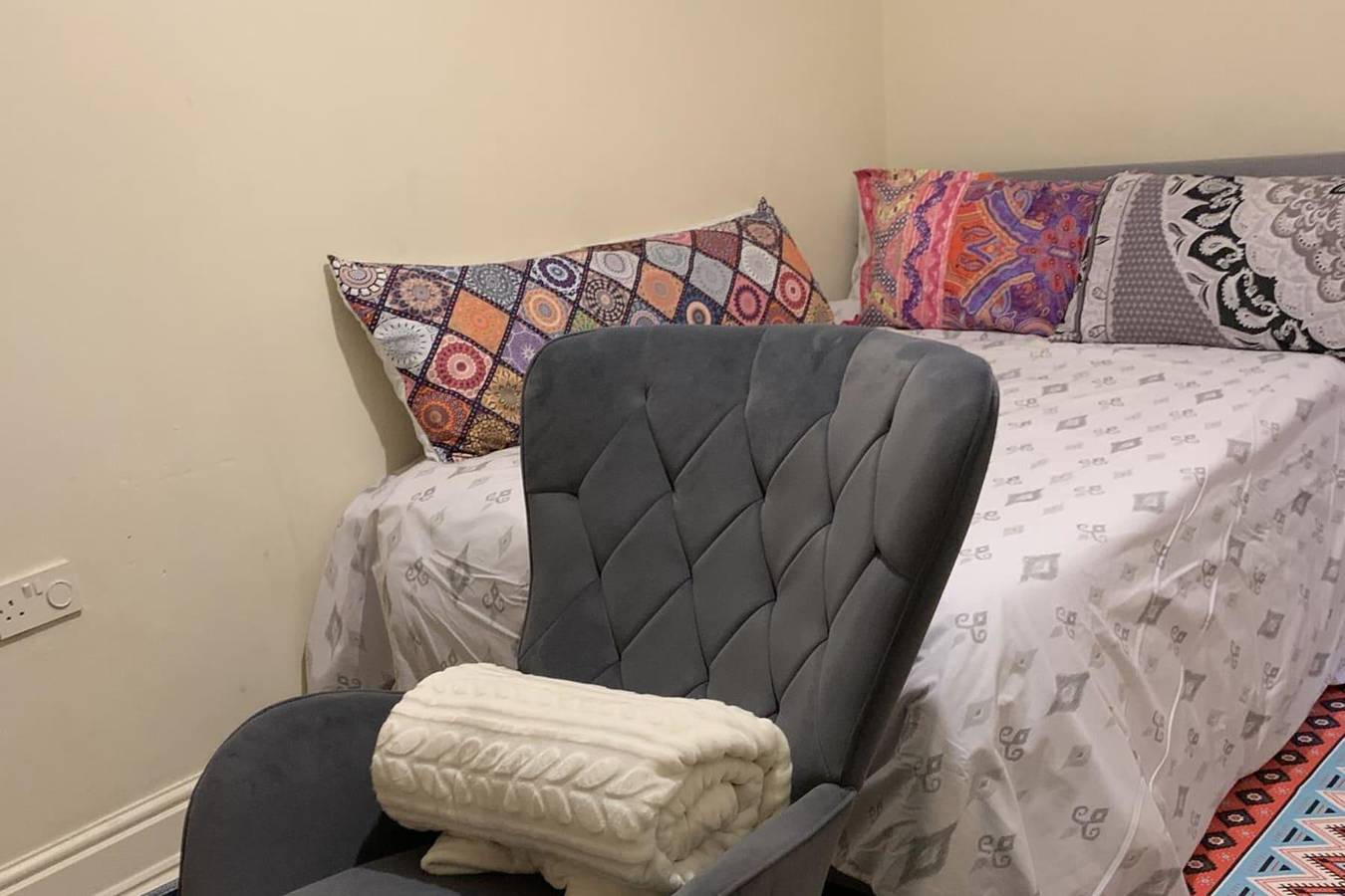Entire holiday apartment, Sleeps 2 with Free Parking and Wi-Fi in Birmingham, Birmingham Area